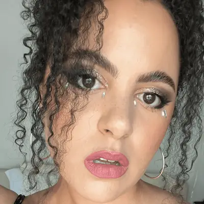 Le meilleur maquillage de paillettes pour les fêtes de vacances et NYE, selon MYM Beauty Editors