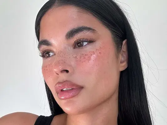 Prášek vs. krém vs. tekuté červenání: Muas vysvětlete rozdíl