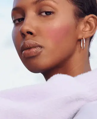 model wearing the boyfriend blush trend