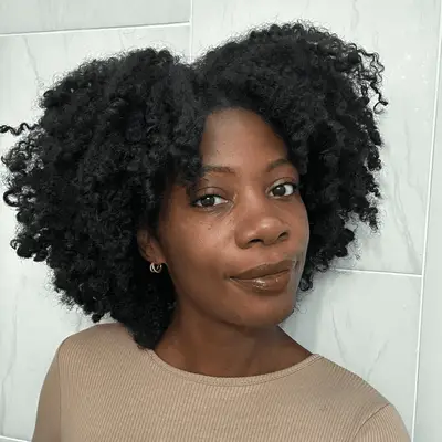 Jasmine wearing the Makeup by Mario SuperSatin Lipstick