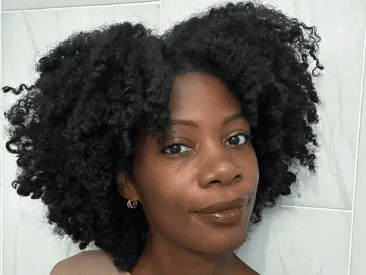 Woman wearing the Makeup by Mario SuperSatin lipstick