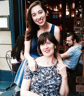 woman with dark eyebrows