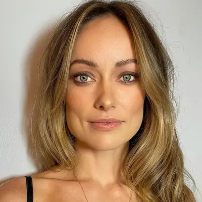 Olivia Wilde pink shimmery eye makeup