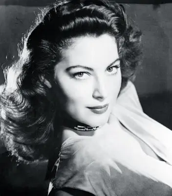 eyeliner-styles-history