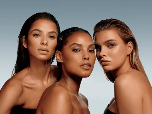 Maquillaje de Mario simplemente embotelló tu piel de verano más brillante