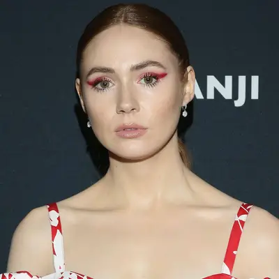 Karen Gillan with Red Eyeliner and a Graphic Cat Eye 