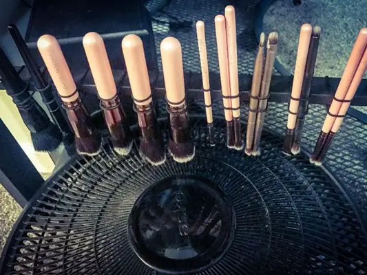 Makeup brushes