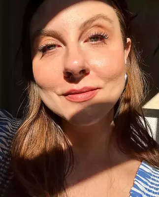 De 11 bedste langvarige læbestifter, ifølge MYM Beauty Editors og MUAS