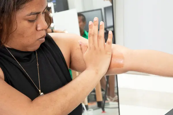 BLK/OPL TOTAL COVERAGE Face + Body Concealer