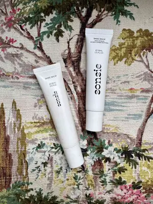 Sonsie Basic Balm on a white background