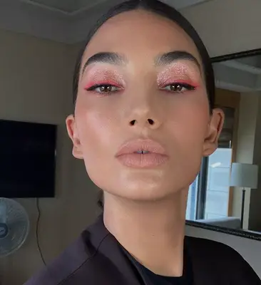 soft, shimmery pink shadow