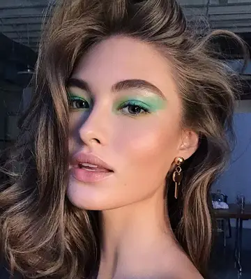 mint green eyeshadow