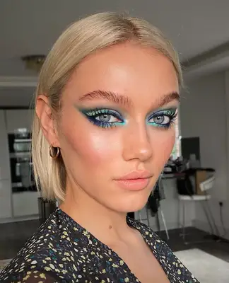 aqua blue makeup