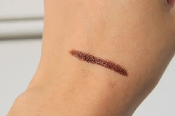 Victoria Beckham Beauty Satin Kajol Eyeliner