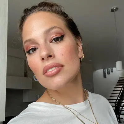 Peach Makeup Warm Ashley Graham