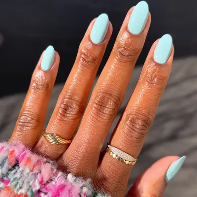 seafoam blue manicure