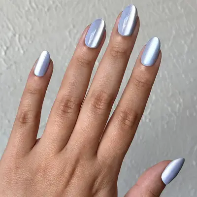 Seafoam wave manicure.