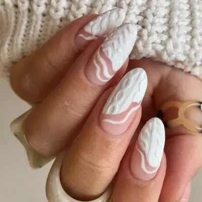 Threaded white sweater design nails