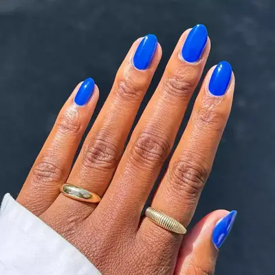 Solid royal blue manicure 