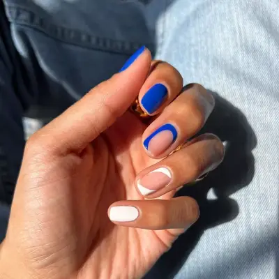 royal blue and white nails 