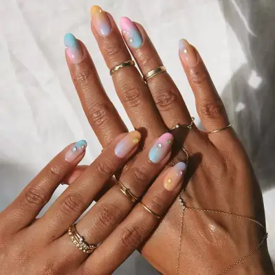 pastel nails with squiggly-shaped tips