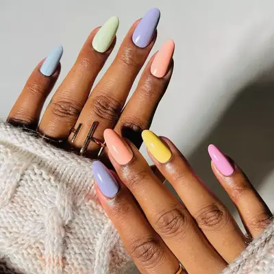 Pastel skittle nail gradient