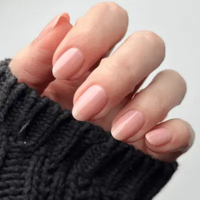 Light pink lipgloss nails