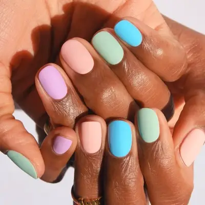 pastel gradient manicure