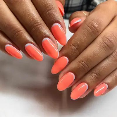 coral nails with small design