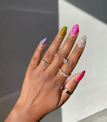 Colorful cat eye manicure