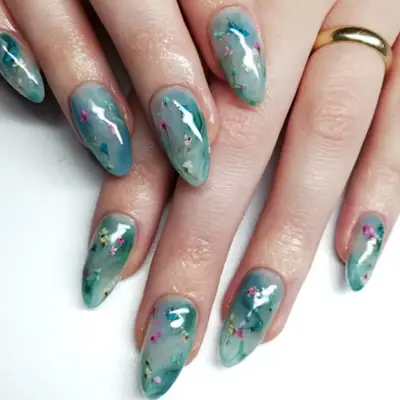 Water lily jelly manicure.