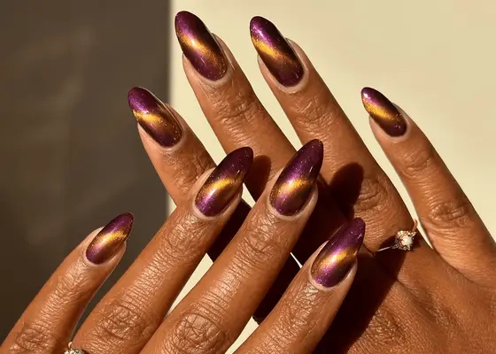 19 idées d'ongles en velours pour février qui se sentent profondes et romantiques