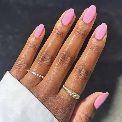 Bubblegum pink oval nails