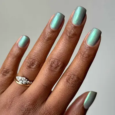 green-blue chrome nails