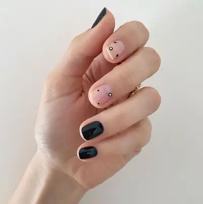 black and white nails