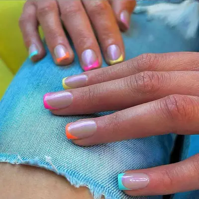 Square neon French tips