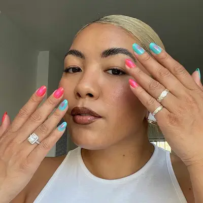 Chillhouse aura summer nails