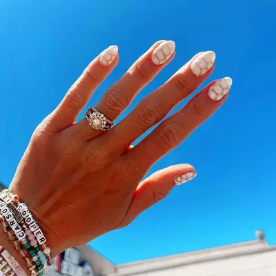 White croc summer nail design