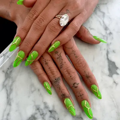 hailey bieber slime green nails
