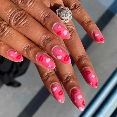 pink nails with hearts and kisses 