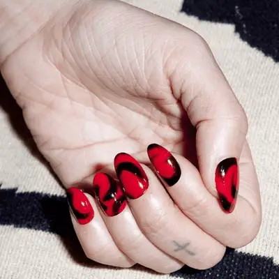 Black nails with red border