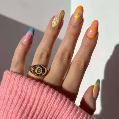 Mismatched Daisy Nails