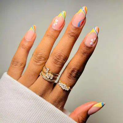 Summer Floral daisy nails