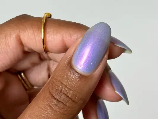 Los colores de esmalte de uñas más modernos del verano incluyen pasteles metálicos y tonos inspirados en la comida