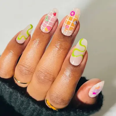 Strawberry Grid Nails
