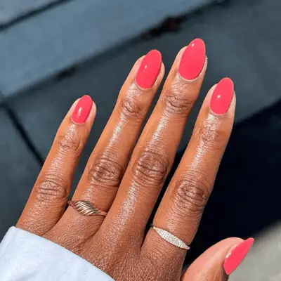 @lolo.nailedit red nails 