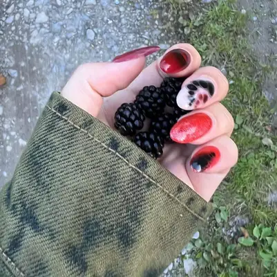 disney nails poison apple