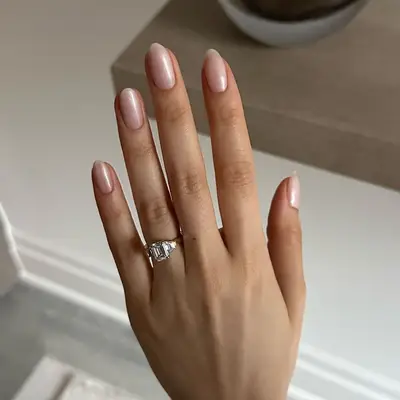 Sheer Chrome Short Nails - MYM Beauty Short Nude Nail Ideas