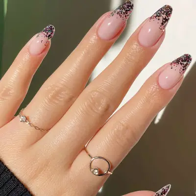 Glitter french manicure