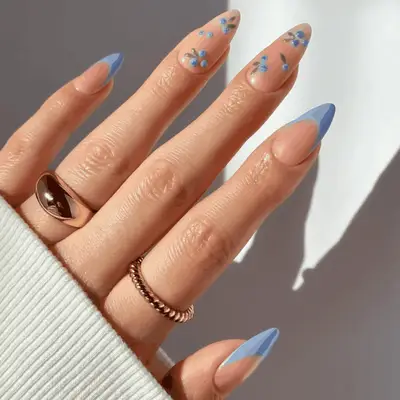 Ombre manicure with green and nude colors